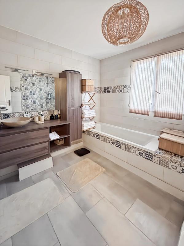 Maison - 209 m² - 8 pièces