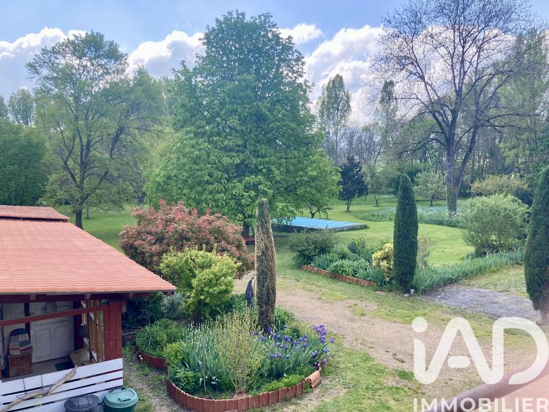 Maison - 425 m² - 11 pièces