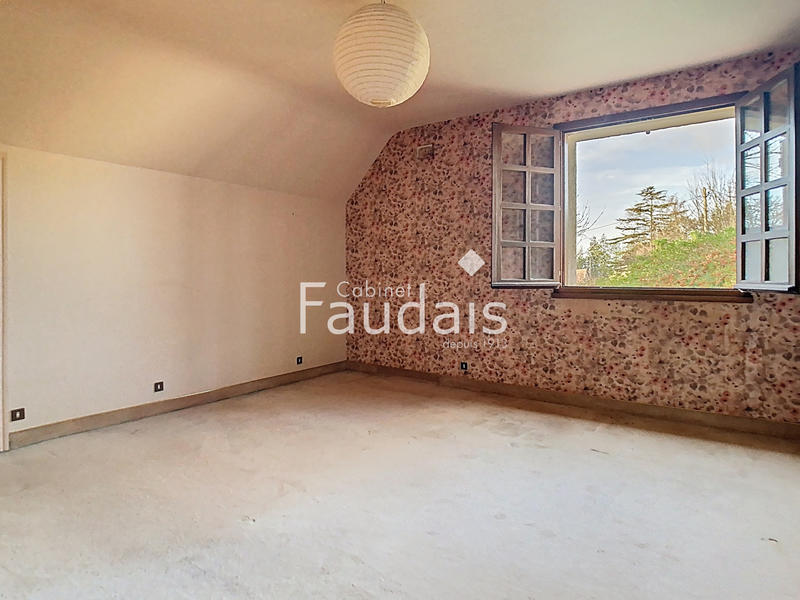 Maison - 217 m² - 7 pièces