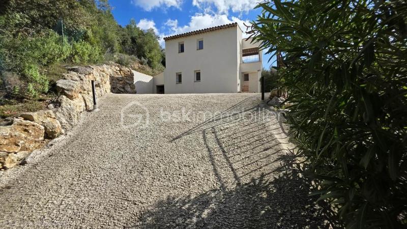 Maison traditionnelle - 172 m² - 7 pièces