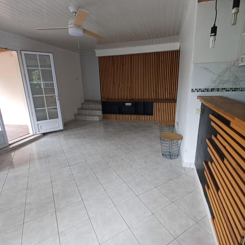 Maison - 250 m² - 8 pièces