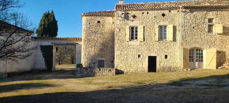 Demeure - 470 m² - 12 pièces