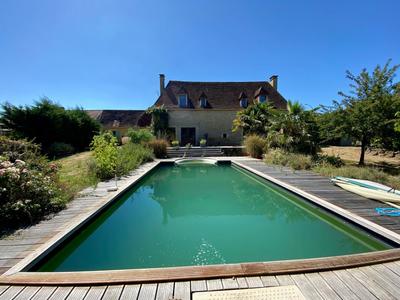 Propriété - 288 m² - 8 pièces