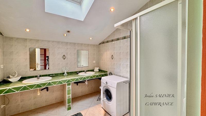 Villa - 273 m² - 7 pièces