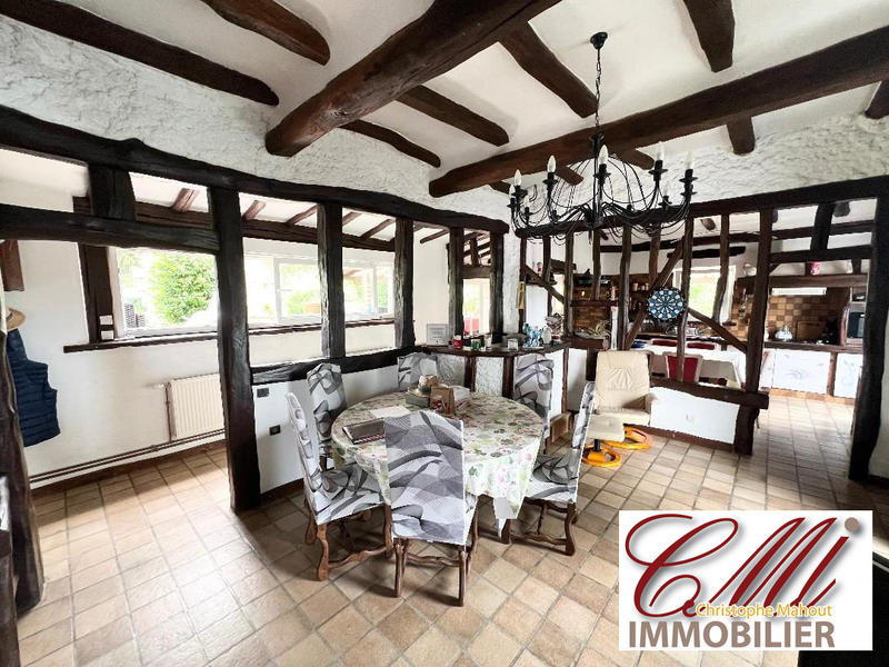 Maison - 208 m² - 6 pièces