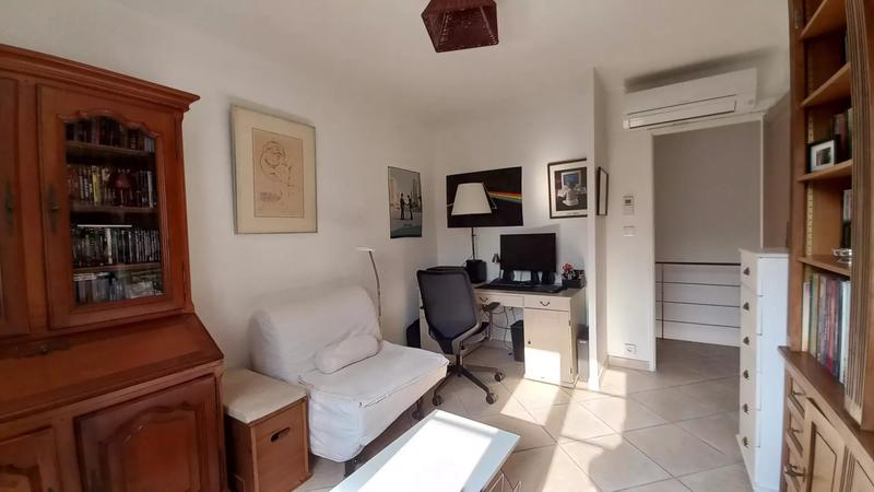 Appartement - 211 m² - 8 pièces