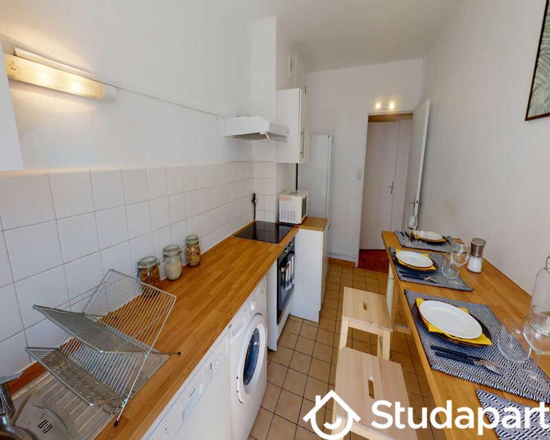 Chambre - 80 m² - 1 pièce