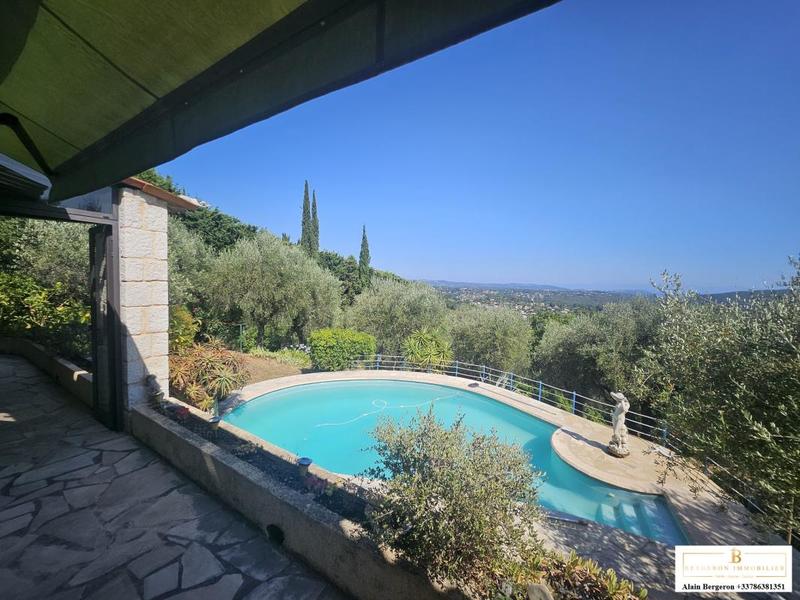 Villa - 197 m² - 8 pièces