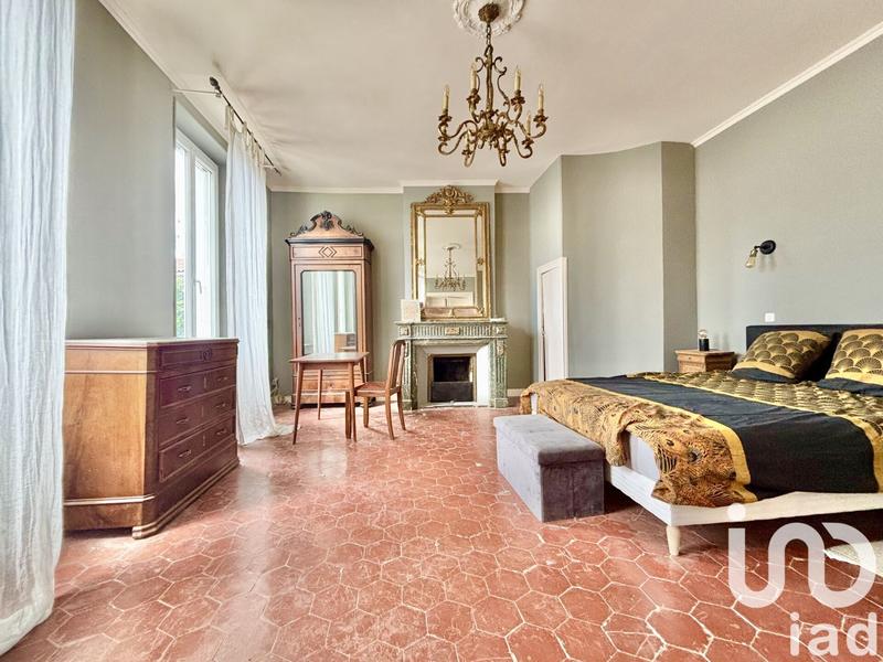 Maison de ville - 390 m² - 12 pièces