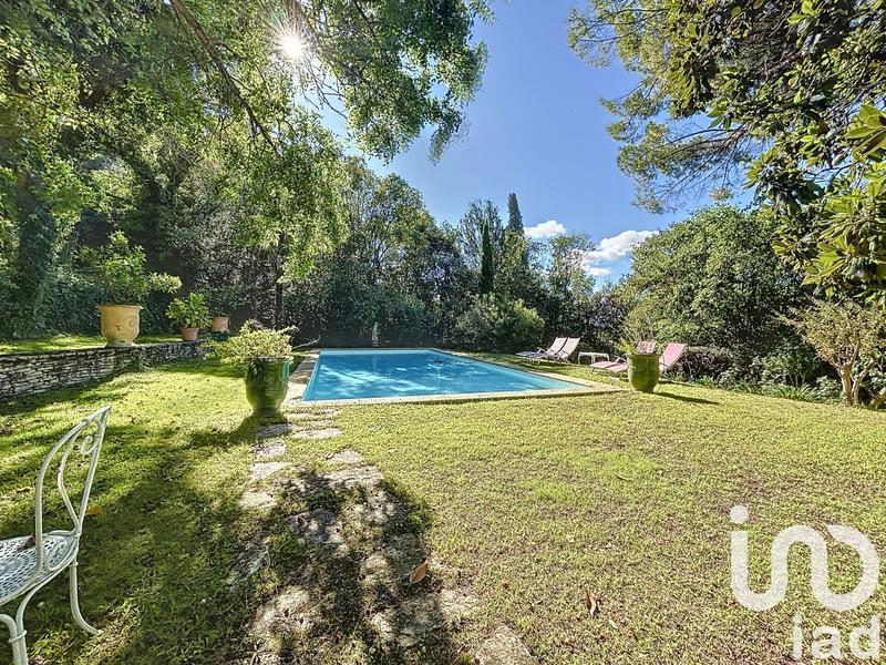 Maison - 233 m² - 7 pièces