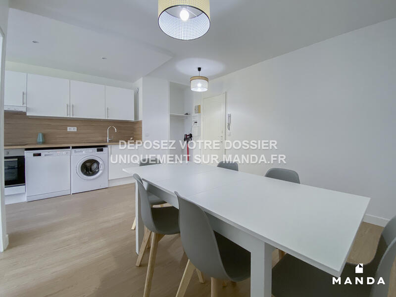 Chambre - 10 m² - 6 pièces