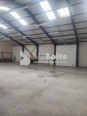 Entrepôt - 850 m²