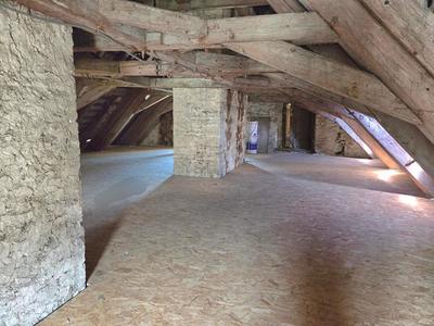 Appartement - 100 m² - 1 pièce