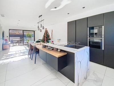 Maison - 95 m² - 4 pièces