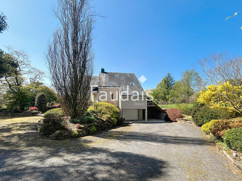 Maison - 171 m² - 6 pièces