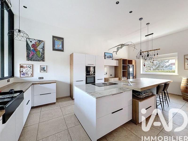 Maison - 283 m² - 8 pièces