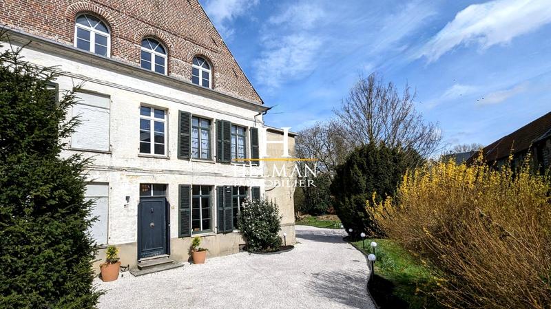 Maison - 226 m² - 7 pièces