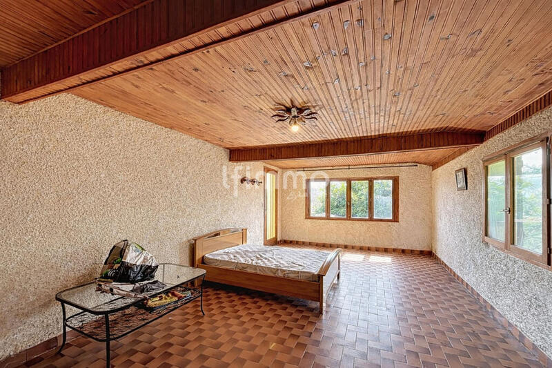 Maison - 201 m² - 5 pièces