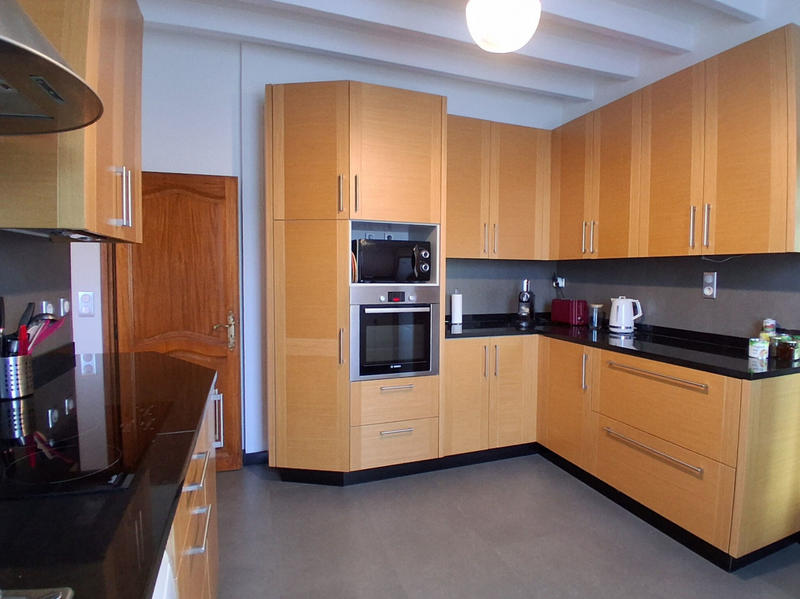 Maison - 213 m² - 6 pièces