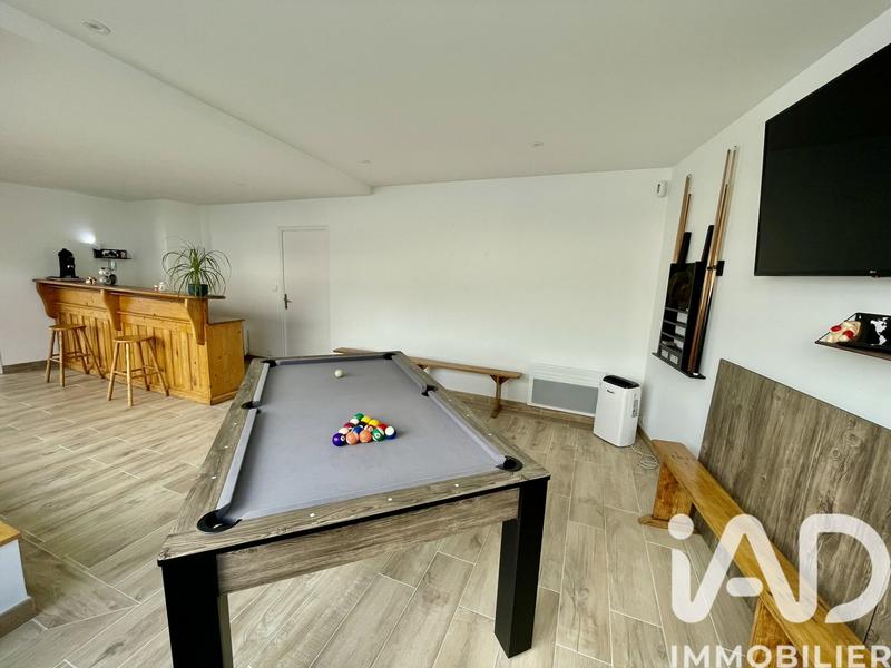 Maison - 317 m² - 17 pièces