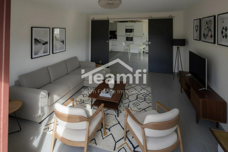 Maison - 270 m² - 11 pièces