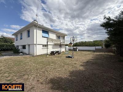 Maison traditionnelle - 147 m² - 6 pièces