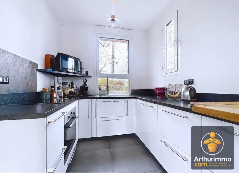 Maison - 92 m² - 5 pièces