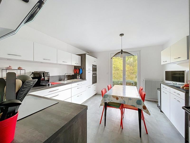 Maison - 178 m² - 8 pièces