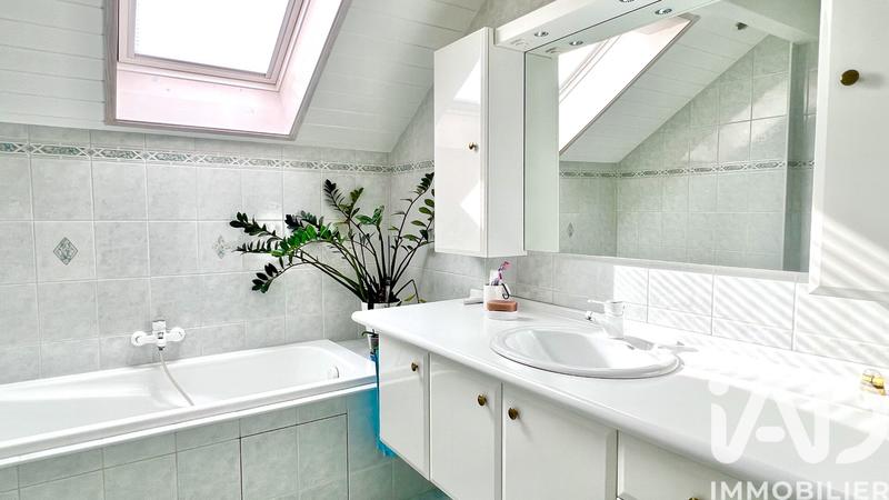 Maison - 113 m² - 4 pièces