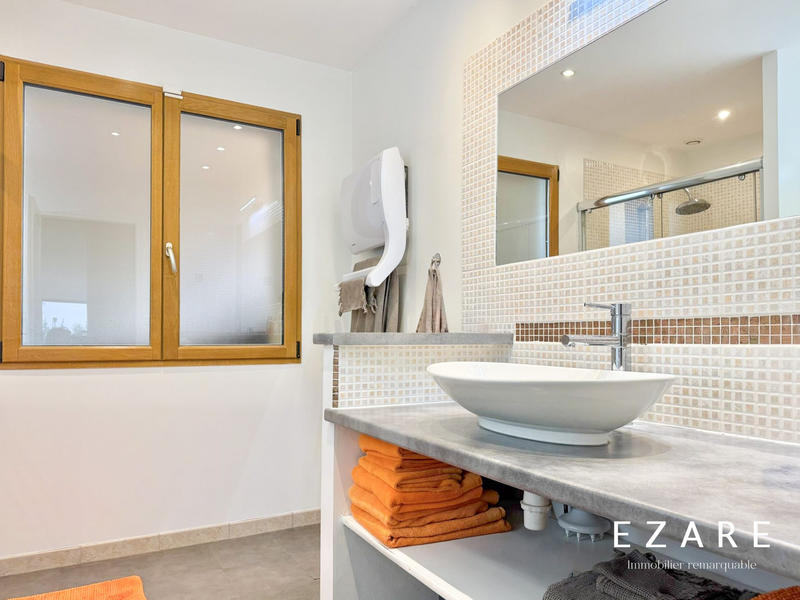 Maison - 251 m² - 7 pièces