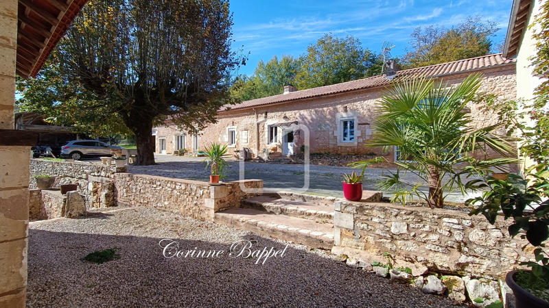 Maison - 195 m² - 6 pièces