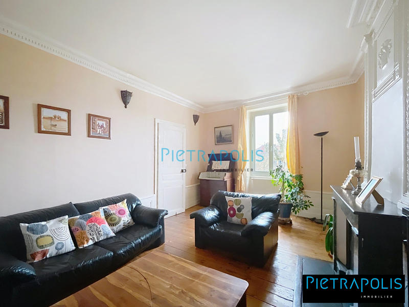 Maison ancienne - 223 m² - 8 pièces