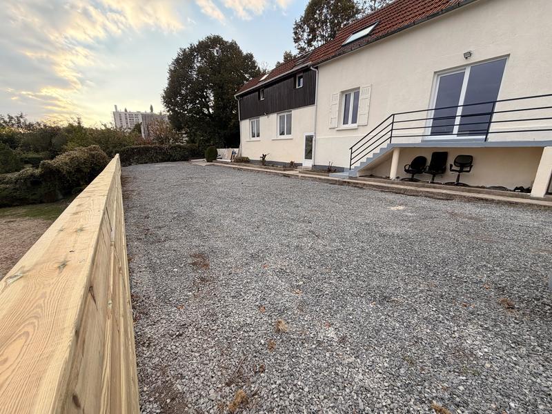 Immeuble - 221 m² - 13 pièces