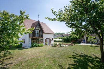 Maison - 208 m² - 6 pièces