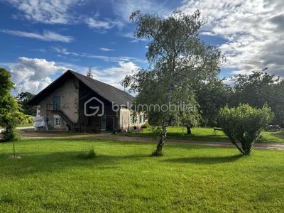 Corps de ferme - 240 m² - 10 pièces