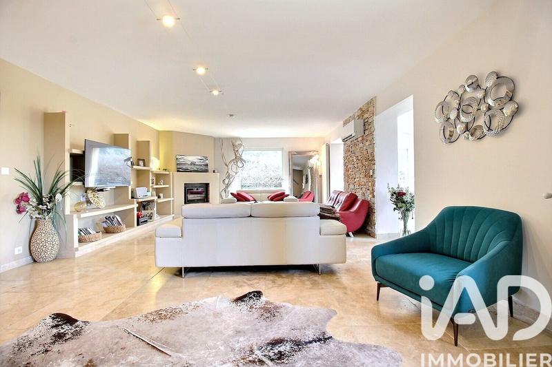 Maison - 200 m² - 5 pièces