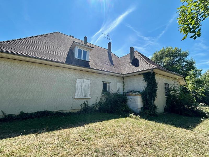 Maison - 330 m² - 13 pièces