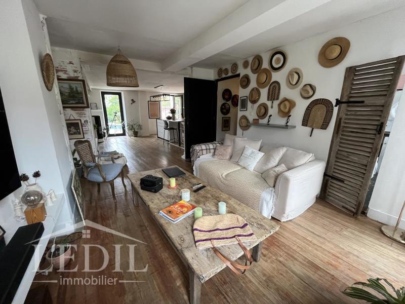 Maison - 227 m² - 5 pièces