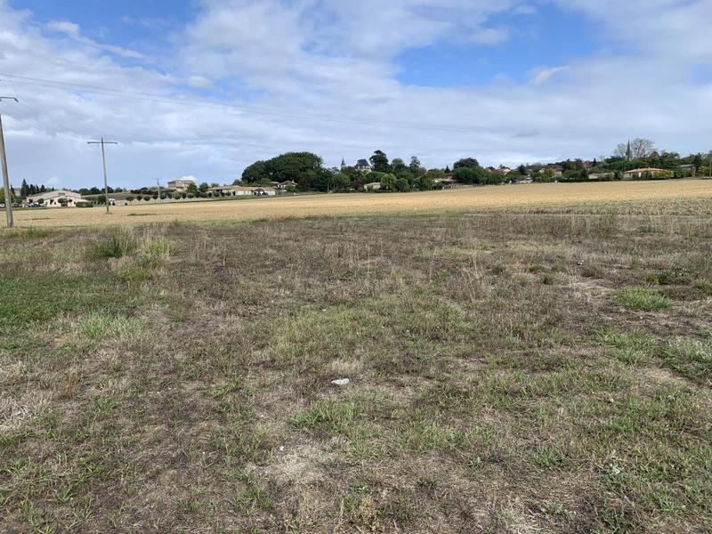 Terrain constructible - 1 080 m²