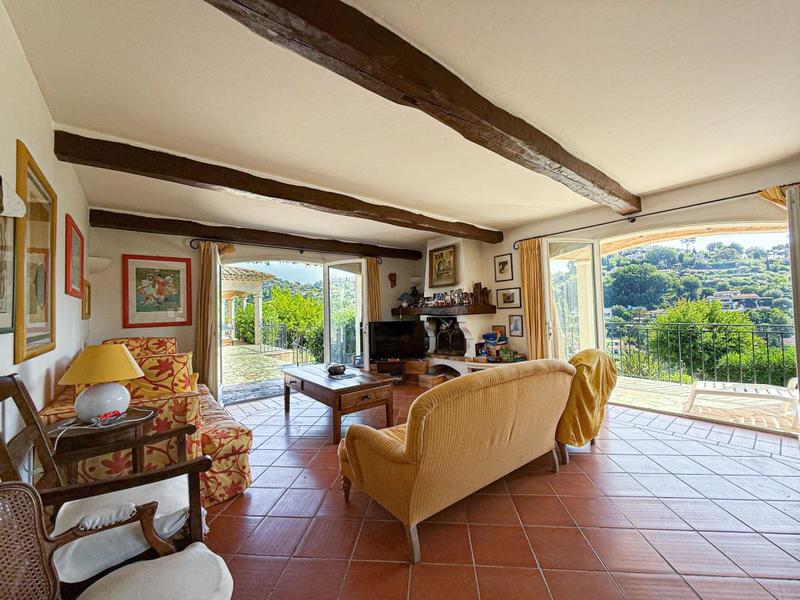 Maison chambre d'hôtes - 545 m² - 18 pièces