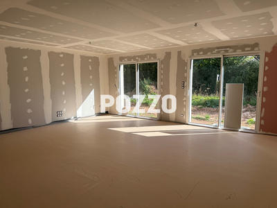 Maison - 95 m² - 4 pièces