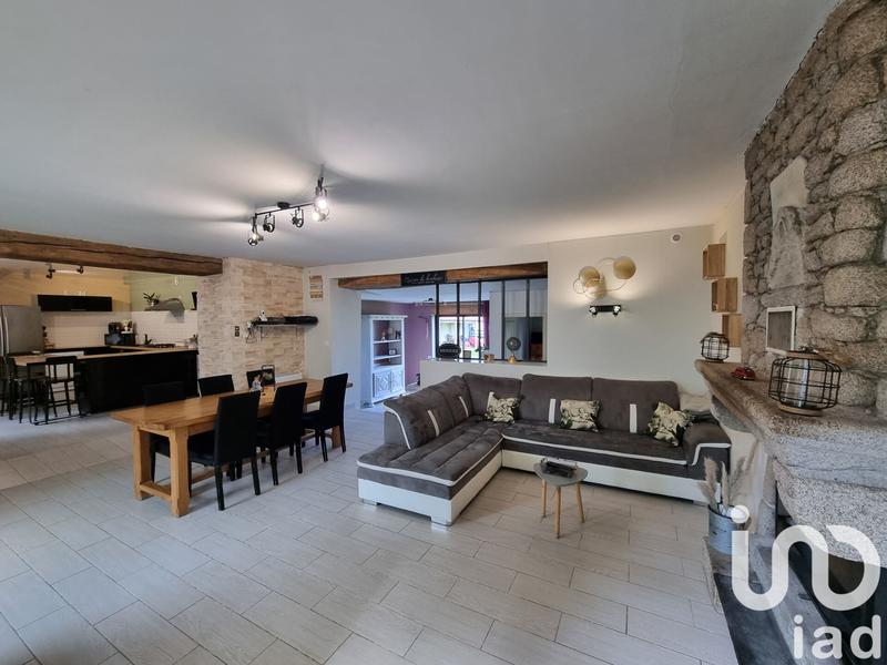 Maison - 142 m² - 8 pièces