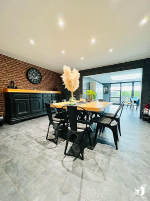 Maison - 198 m² - 7 pièces