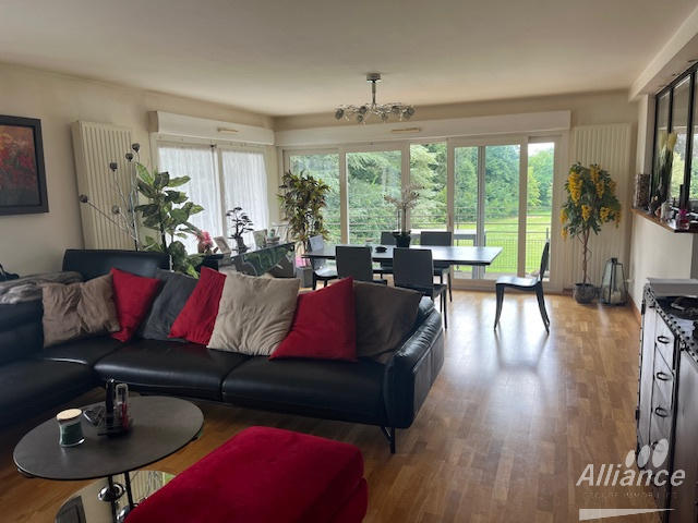 Appartement - 100 m² - 5 pièces