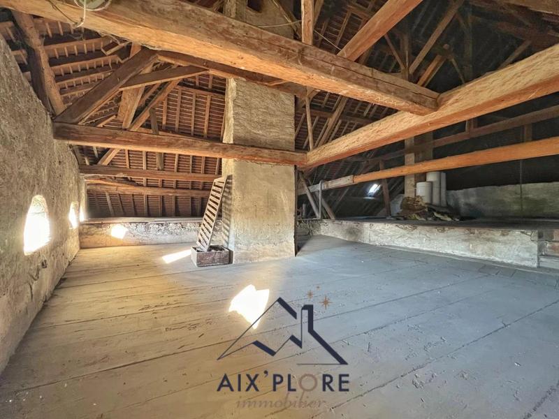 Appartement - 210 m² - 1 pièce