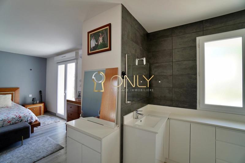 Maison - 226 m² - 6 pièces