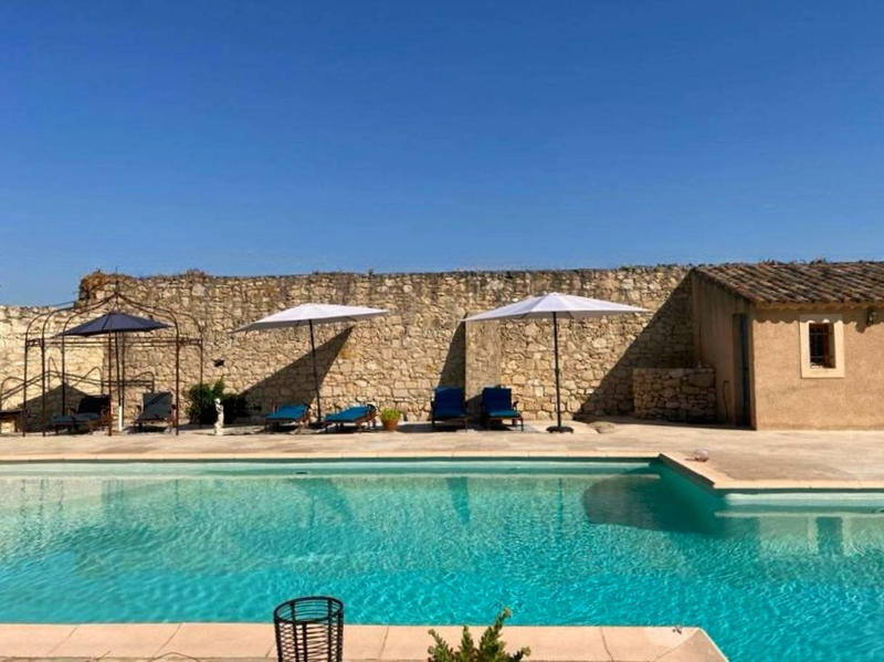 Propriété - 315 m² - 11 pièces