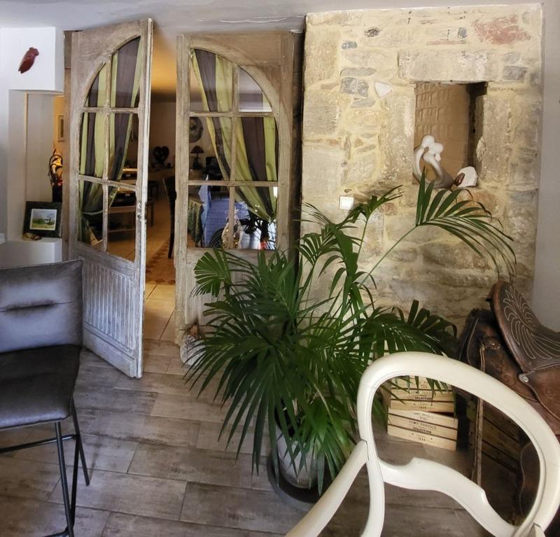 Mas - 280 m² - 14 pièces