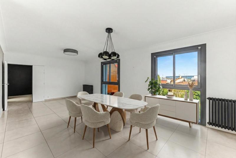 Demeure - 287 m² - 11 pièces