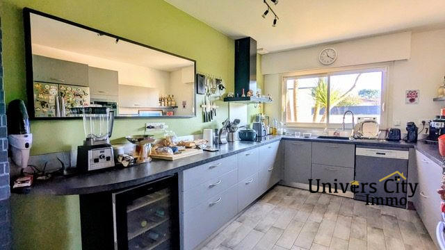 Maison - 186 m² - 7 pièces